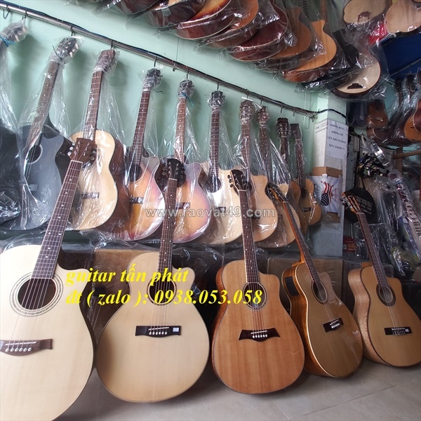 ~/Img/2023/10/ban-guitar-thung-mong-tieng-am-vang-gia-sieu-re-tai-hoc-mon-hcm-guitar-tan-phat-02.jpg
