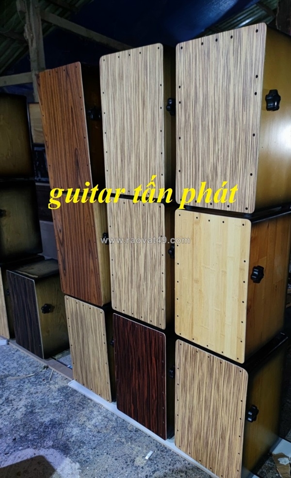 ~/Img/2023/3/ban-trong-cajon-gia-sieu-re-tai-hoc-mon-guitar-tan-phat-02.jpg