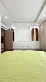 Bán nhà siêu đẹpviệt hưng - gara- ô chờ thang máy- dân trí tuyệt vời- 55m 5