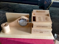 Kệ gỗ để bàn