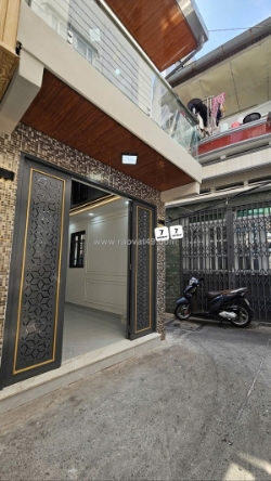 Bán nhà sát mặt tiền hẻm q4 trung tâm
ngang 3 dài 7.8 nở hậu 8.6 m
đúc bê