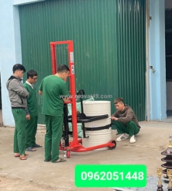 Xe nâng quay đổ phuy 350kg cao 1.4m giá rẻ 0962051448