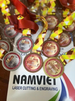 Nhận sản xuất – in màu huy chương giải đấu chuyên nghiệp