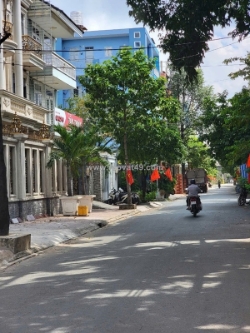 Bán chdv tân kỳ tân quý đường nhựa 10m 200m2 4 tầng dòng tiền 60tr/th nhỉnh 15