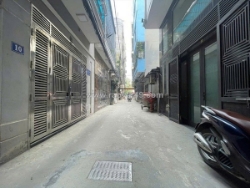 Phân lô trịnh đình cửu - ô tô đỗ cửa - nhà dân - 33m2 3 tầng mặt tiền 4.9m giá