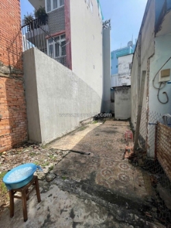 Bán miếng đất đẹp cách mặt tiền tôn đản q4
ngang 4.8 dài m hơn 4 tỷ