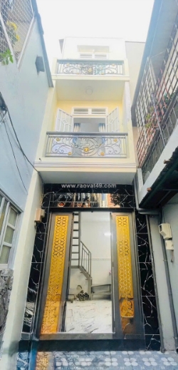 Bán nhà đẹp q4 đúc bê tông có 3 tỷ