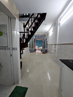 Cách 1 căn nhà ra mặt tiền trung tâm q4
diện tích sd 67m2 có 4 tê