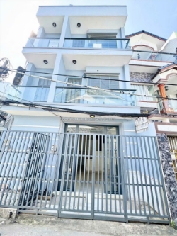 Vị trí đẹp - cần bán gấp 1 cặp nhà shr - xe hơi đậu ngay cửa tại 06 huỳnh tấn