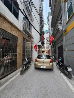 Nhà đẹp phố đức giang dt 30m - mt 3,5m phân lô ngõ thông ô tô chỉ 7️x t.ỷ