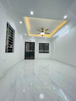 Cho thuê nhà trương định 5 tầng x 45m2, 4 ngủ, 4 vệ sinh, triệu