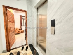 Võng thị – tòa ccmn 8t thang máy 83m² mt 6.1m – giá chào 26.9 tỷ view hồ tây