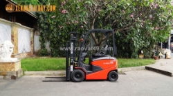 Xe nâng điện ngồi lái 1.5 tấn nichiyu chạy lướt