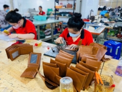 Đồ da xuất khẩu – gia công theo thương hiệu riêng