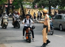 Luật đi xe máy điện: 7 quy định cần biết năm 2026