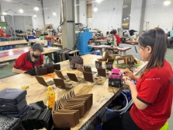 Nhập sỉ đồ da từ xưởng, shop mới có thể tham khảo
