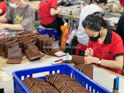 Cặp da quà tặng doanh nghiệp có vat, giao hàng theo tiến độ