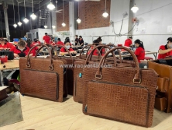 Nhập sỉ đồ da số lượng lớn, có vat và hỗ trợ đổi mẫu